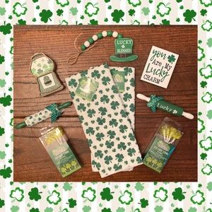 St. Patricks Day Shamrock Bundle, Shamrock Kitchen Towels & Tier Tray Decor